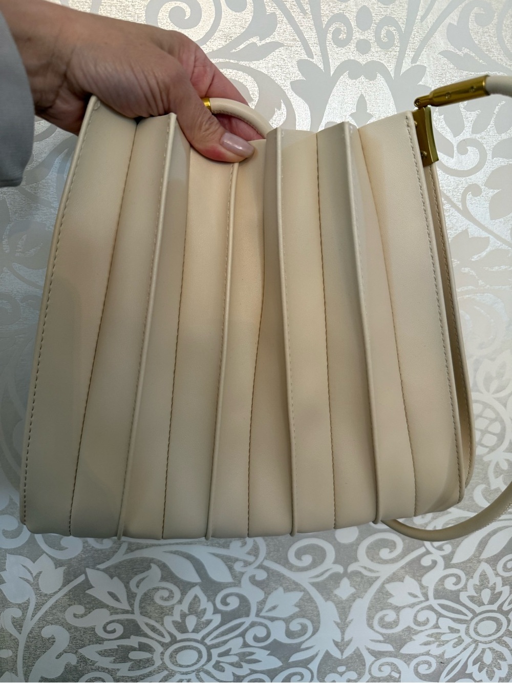 Ivory Pleated Vegan Leather Shoulder Bag - Picture 4 of 6